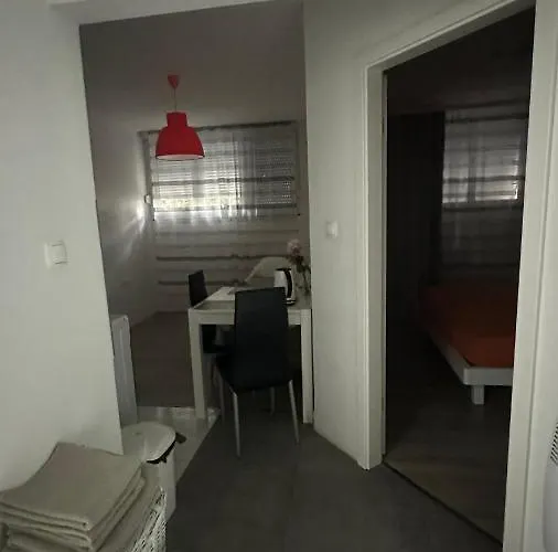 Beautiful Lena Split